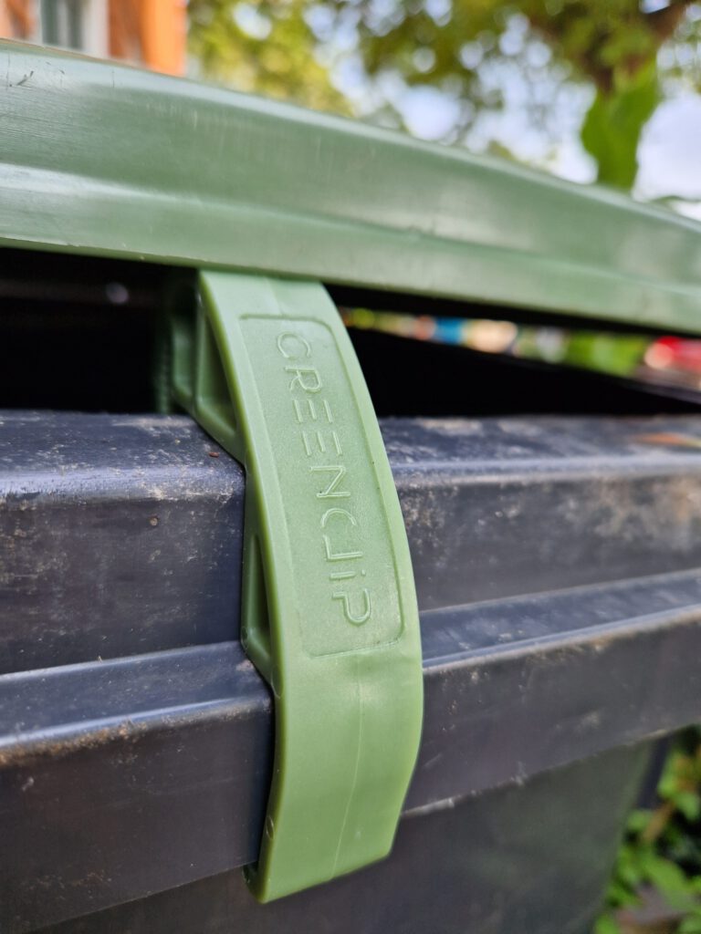 GreenClip helpt tegen overlast van de groencontainer.