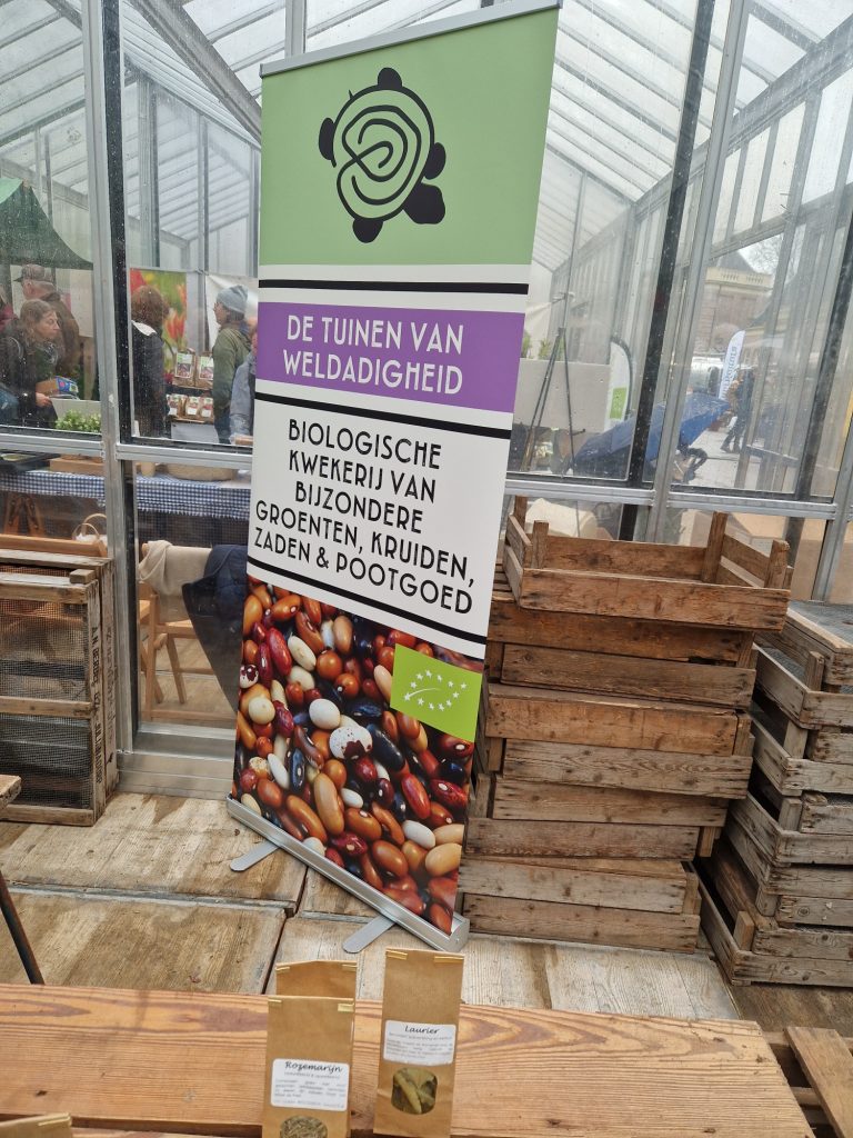 Houten fruitkisten op De Moestuinbeurs.