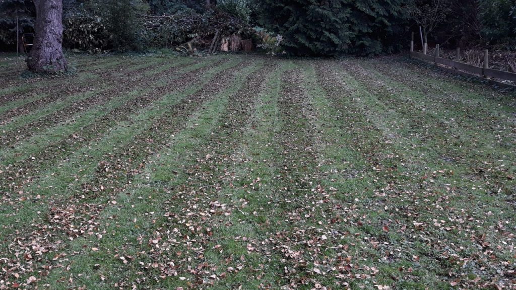 Gras maaien in banen.