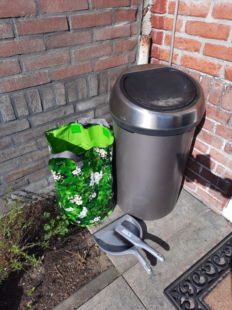 Kweekzak in gebruik in de achtertuin.